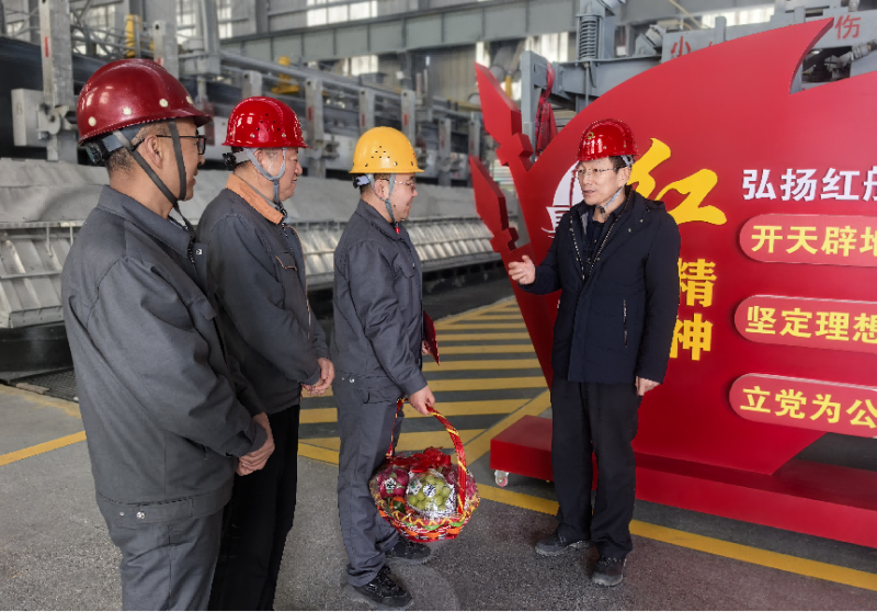 省国资委领导赴集团走访慰问企业专家人才