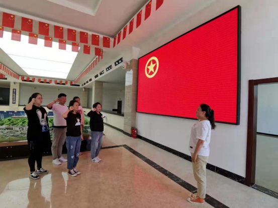 &ldquo;我与祖国共奋进――国旗下的演讲&rdquo;特别主题团日活动